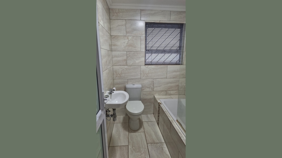 2 Bedroom Property for Sale in Admirals Park Western Cape